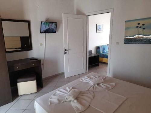 Petrakis Studios & Apartments