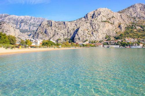 Villa Marta, Near Split, Private Pool And Cinema Room