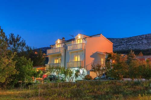 Villa Marta, Near Split, Private Pool And Cinema Room