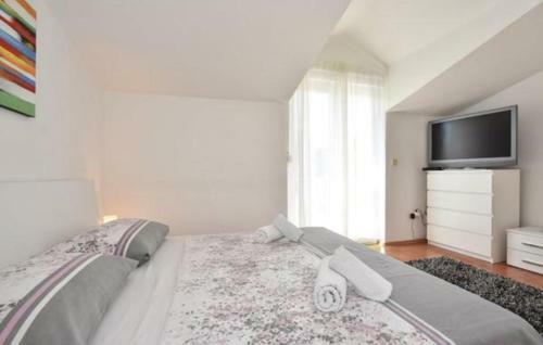 Villa Marta, Near Split, Private Pool And Cinema Room