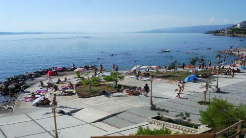 Hostal Apartments Ana