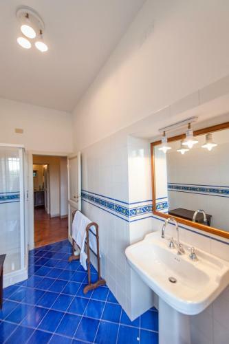 Strada Di Tregole, Villa Con Piscina