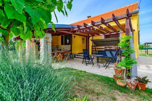 Sunny House