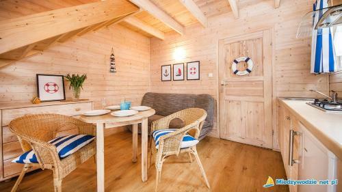 Lodge B??kitne Domki Przy Morzu