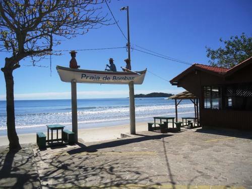 Apartamento Aptos Quadra Mar Bombas
