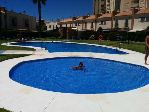 Apartamento Estudio Con Piscina Y Garaje A 100 Mtr De La Playa