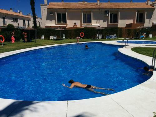 Apartamento Estudio Con Piscina Y Garaje A 100 Mtr De La Playa