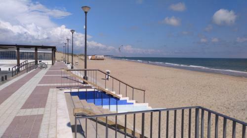 Apartamento Estudio Con Piscina Y Garaje A 100 Mtr De La Playa