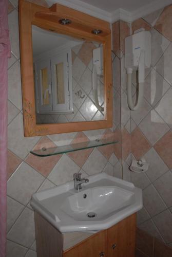 Konstantza Studios And Apartments