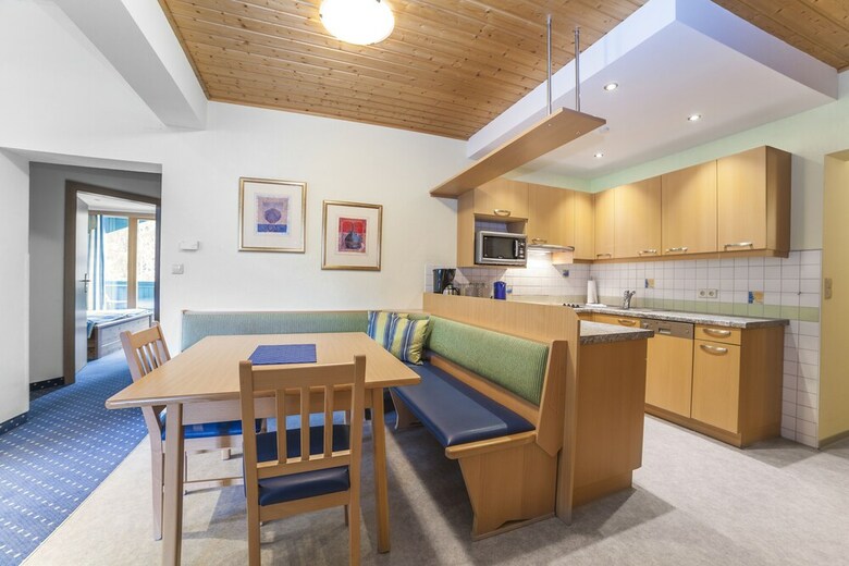 Aparthotel Alpine Club Hotel