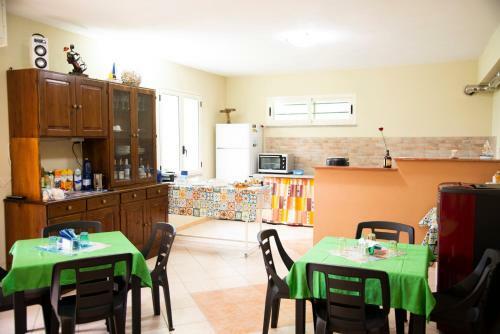 Hostal Tropeacharmet Parking Free