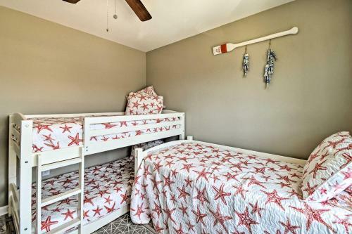 Beach House With Pool, Walk To Beaches And Bites!