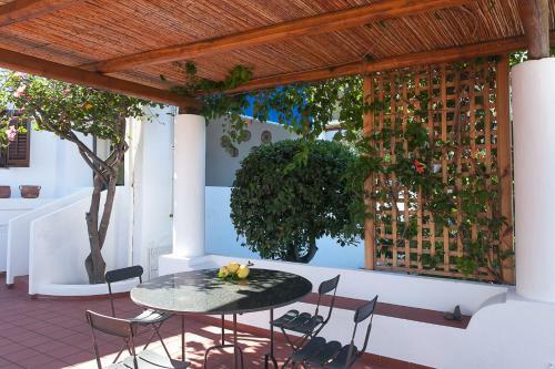 Villa Stromboli E Strombolicchio