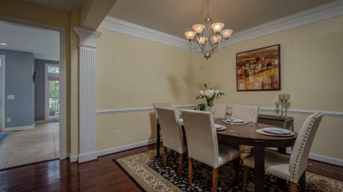 Villa Great Location With 2 King Beds 2 Queen Beds