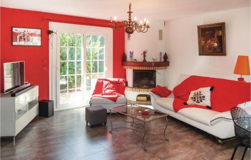 Two-bedroom Holiday Home In Montagnac