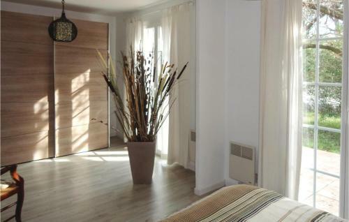 Two-bedroom Holiday Home In Montagnac