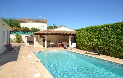 Two-bedroom Holiday Home In Montagnac