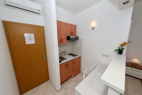 Hostal Ribi?i? Guesthouse