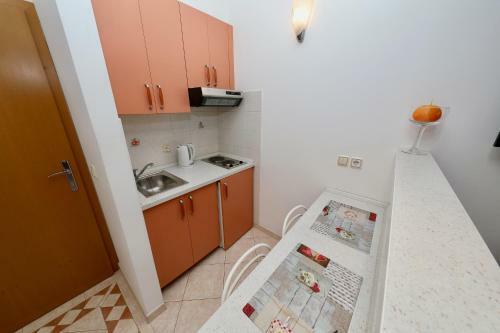Hostal Ribi?i? Guesthouse