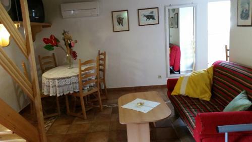 Apartmaji Stari Kova?