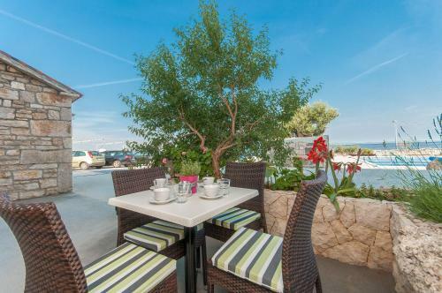 Apartments Ruzmarin