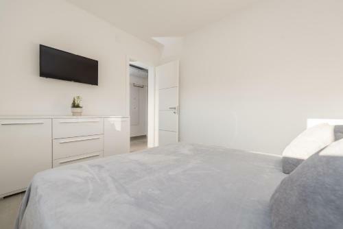 Zara Luxury Apartment With Pool