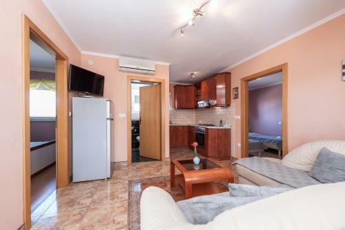 Apartamento Drazen Ap Close To Zrce Beach