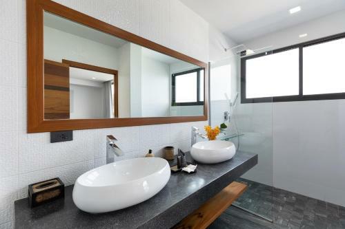 Villa Jungle, Luxury Villa 4 Br, Amazing Sea View