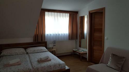 Hostal Apartments & Room Lucas