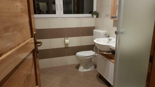 Hostal Apartments & Room Lucas