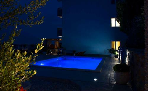 Hill Apartment With Private Pool