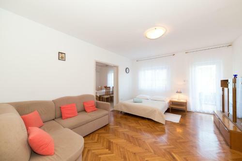 Apartments Filip Mimice
