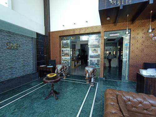 Hotel Adh Sak Royal Residency