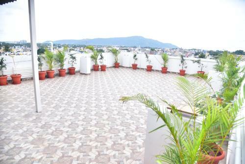 Hotel Adh Sak Royal Residency