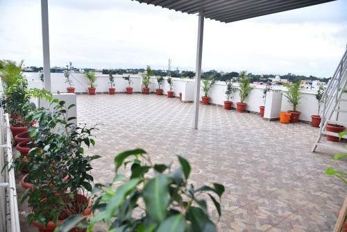 Hotel Adh Sak Royal Residency