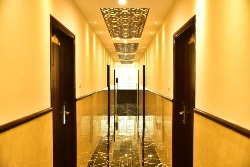 Hotel Adh Sak Royal Residency