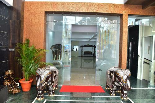 Hotel Adh Sak Royal Residency