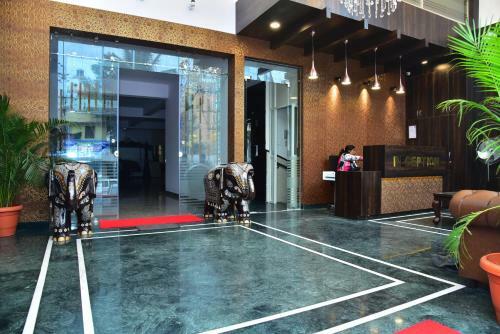 Hotel Adh Sak Royal Residency