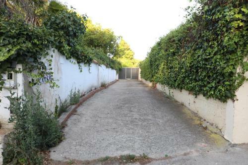 Chalet Con Piscina, Amplio Jardin Y Aire Acondicionado