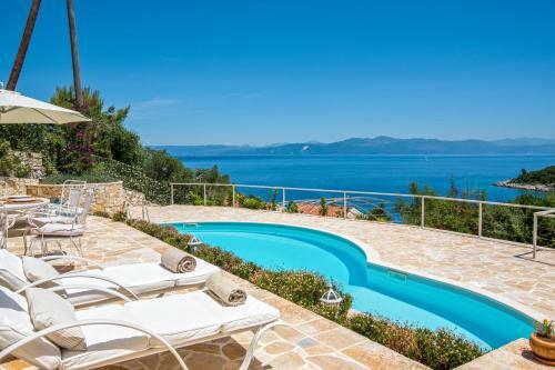 Villa Waterfalls