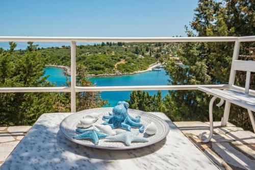 Villa Waterfalls