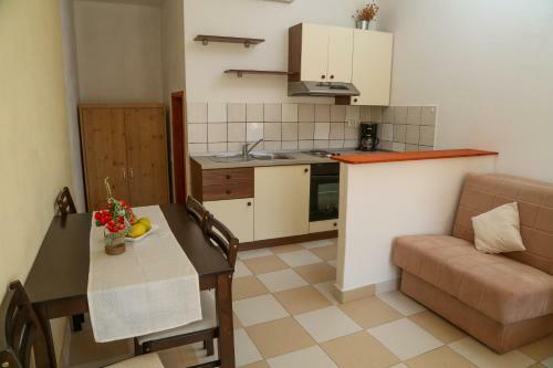 Matea Apartments Milna