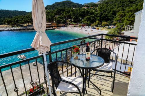 Hostal Duje Apartments Milna