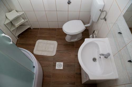 Hostal Duje Apartments Milna