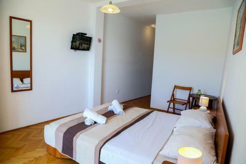 Hostal Duje Apartments Milna