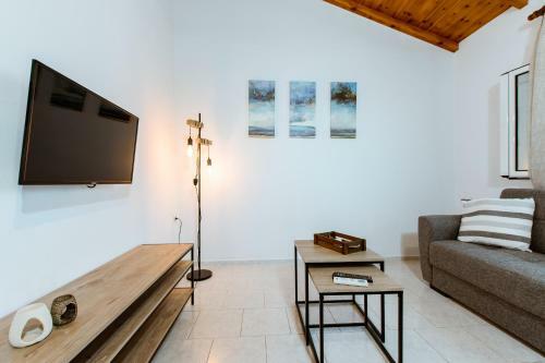 Koulouris Apartments & Studios