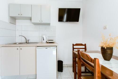 Koulouris Apartments & Studios