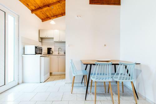 Koulouris Apartments & Studios