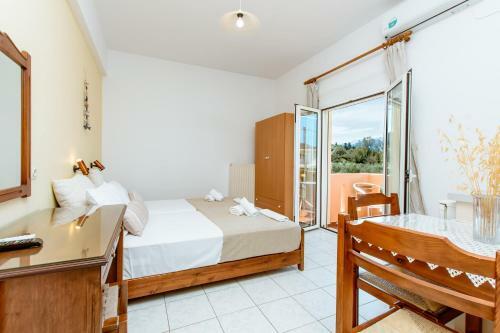 Koulouris Apartments & Studios