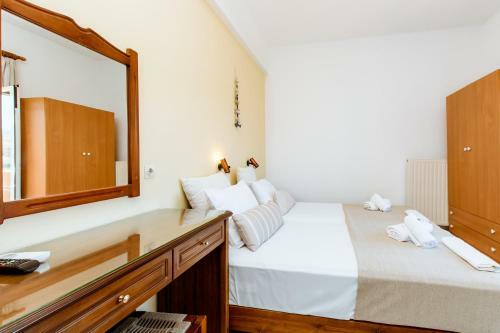 Koulouris Apartments & Studios